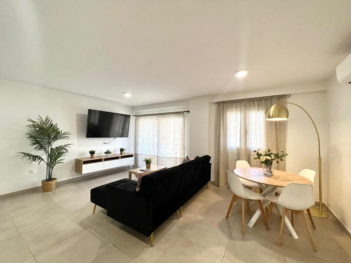 Scala & Balcony By Ele Apartments Malaga Bagian luar foto